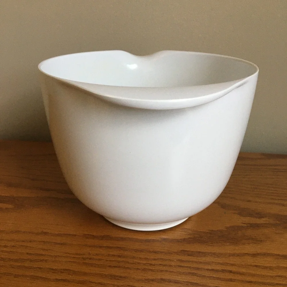 Rosti Denmark Melamine Spout Mixing Batter Bowl Nesting WHITE 1.5 L